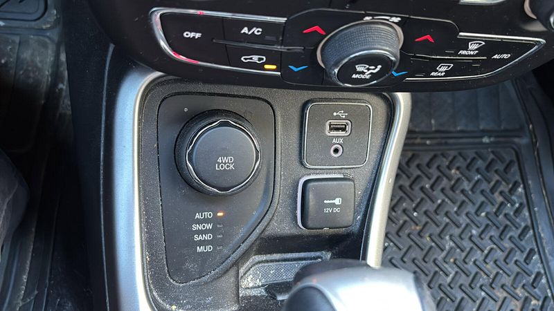 Used 2018 Jeep Compass LatitudeImage 15