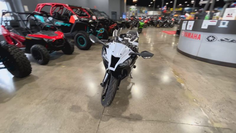 2013 Kawasaki NINJA ZX10R Image 3