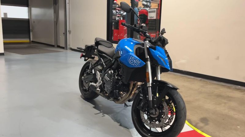 New 2025 Suzuki GSX-8S Image 5