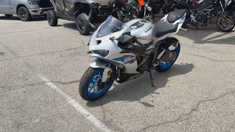 New 2027 Kawasaki NINJA ZX-6R ABS Image 4