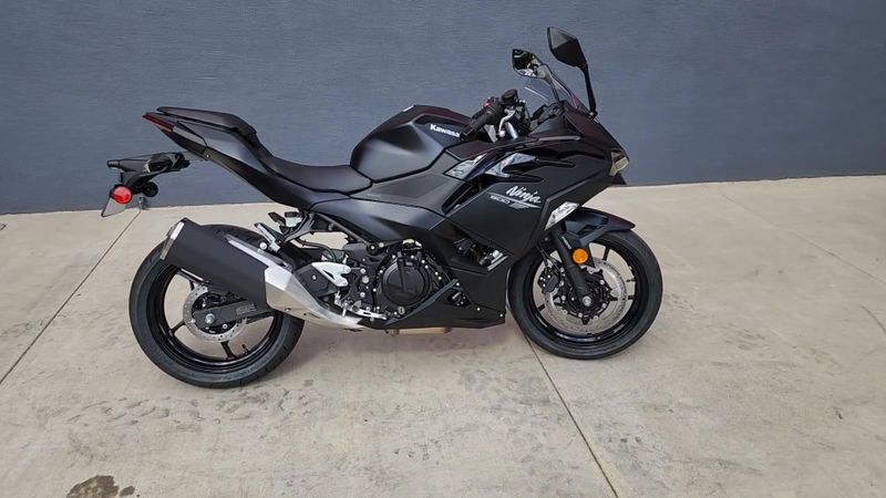 New 2026 Kawasaki NINJA 500 ABS Image 4