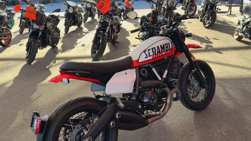 Used 2022 Ducati SCRAMBLER ICON DARK Image 4