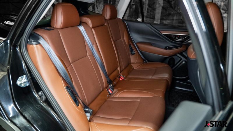 2022 Subaru Outback Touring photo 9