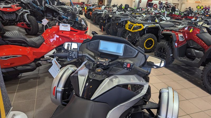 2024 Can-Am SPYDER RT LIMITED HYPER SILVERImage 5
