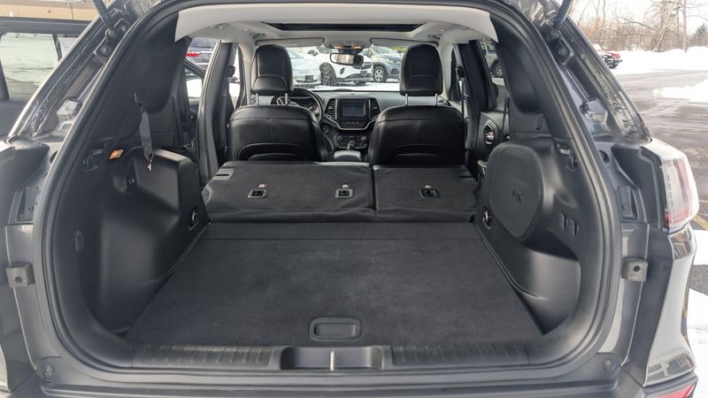 Used 2021 Jeep Cherokee Latitude PlusImage 17