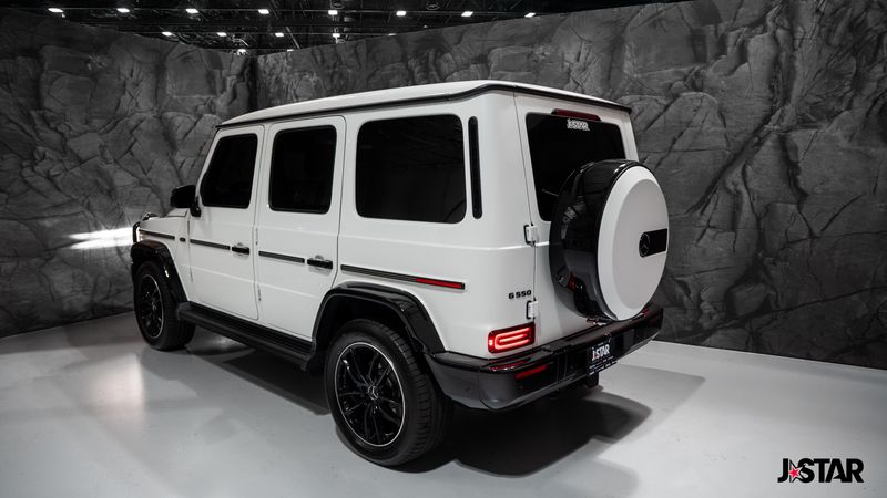 2025 Mercedes Benz G 550 photo 21