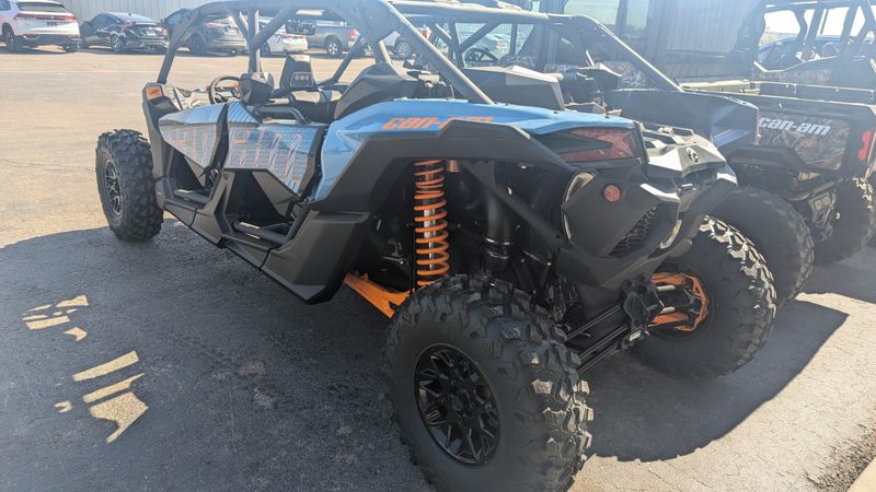 2025 Can-Am MAVERICK MAX DS 64 TURBO SCANDI BLUE AND ORANGE CRUSHImage 4