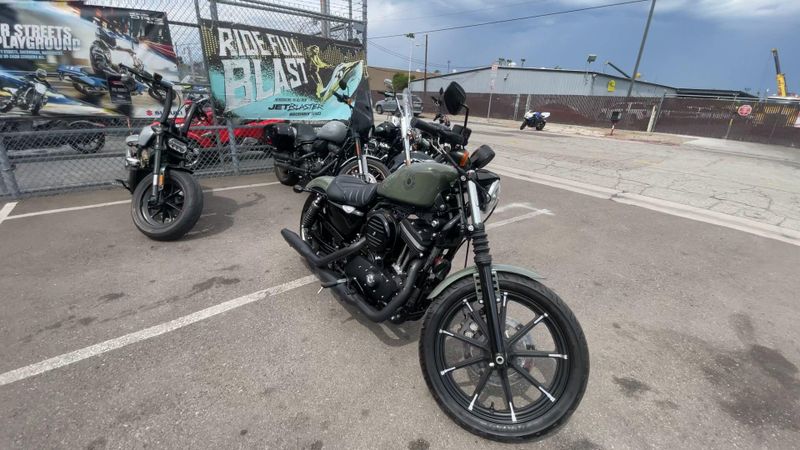 Used 2021 Harley-Davidson SPORTSTER IRON 883 Image 2