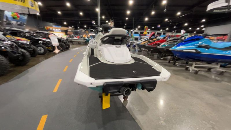 2025 Yamaha VX CRUISER HO W/AUDIO  in a PEARL/MINT exterior color. Del Amo Motorsports of Redondo Beach (424) 390-7811 delamomotorsports.com 