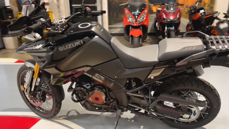 New 2024 Suzuki V-STROM 1050DE Image 9
