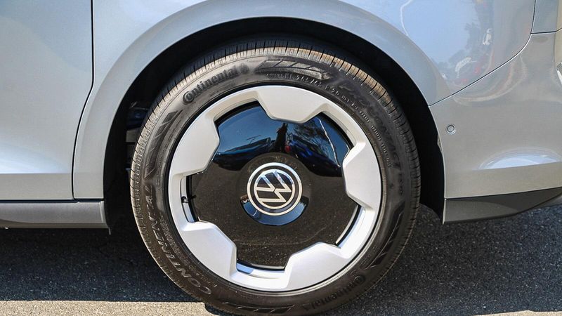 2025 Volkswagen ID. Buzz Image 10