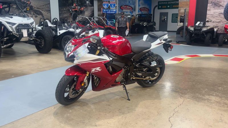 New 2027 Suzuki GSX-R750 Image 4