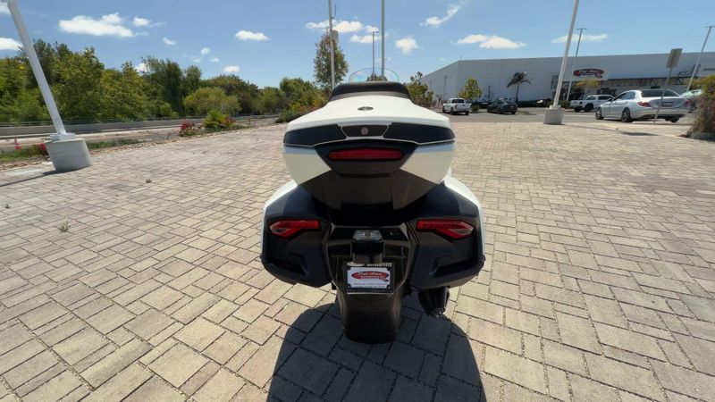 New 2026 Can-Am SPYDER RT SEA-TO-SKY (SE6) Image 8