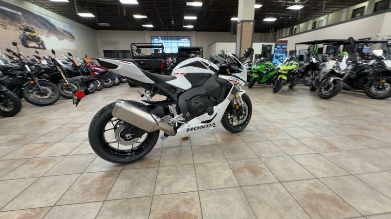 New 2026 Honda CBR1000RR Image 9
