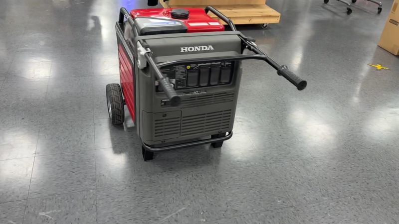 New 2026 Honda EU7000IS Image 3