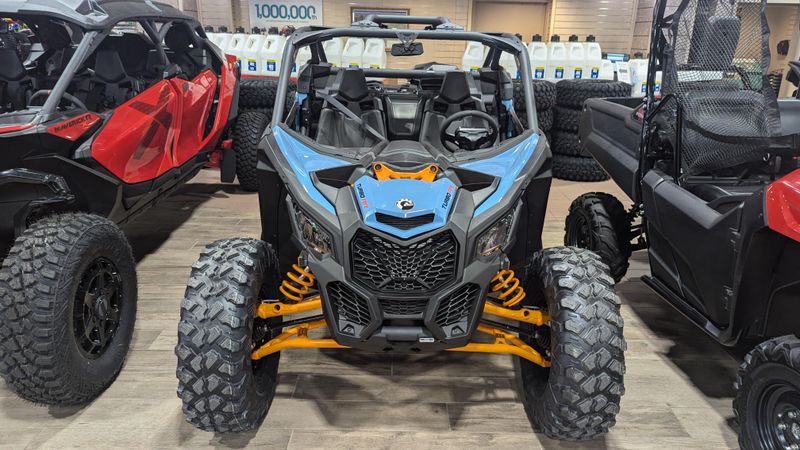 2025 Can-Am MAVERICK X3 DS TURBO RR SCANDI BLUE AND ORANGE CRUSHImage 4