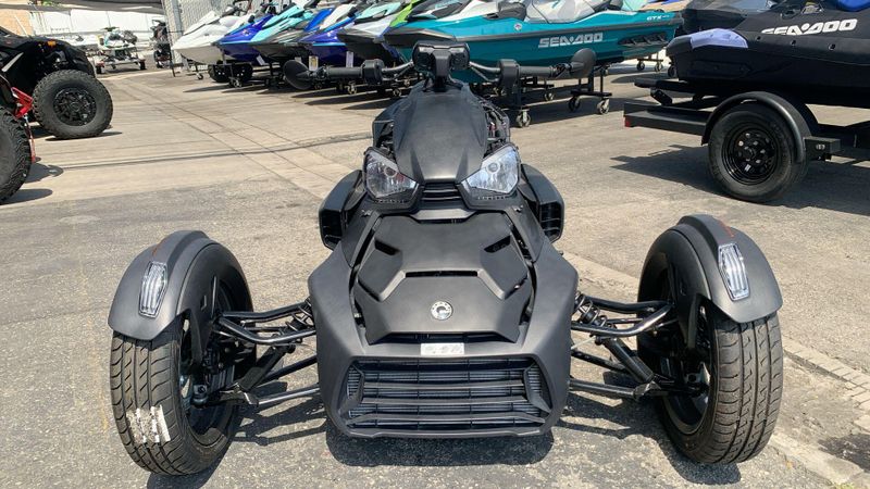 2023 Can-Am F1PC  in a BLACK/ CUSTOM exterior color. Del Amo Motorsports of Long Beach (562) 362-3160 delamomotorsports.com 