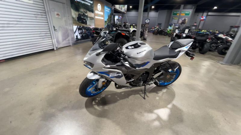 New 2027 Kawasaki NINJA ZX-6R ABS Image 4