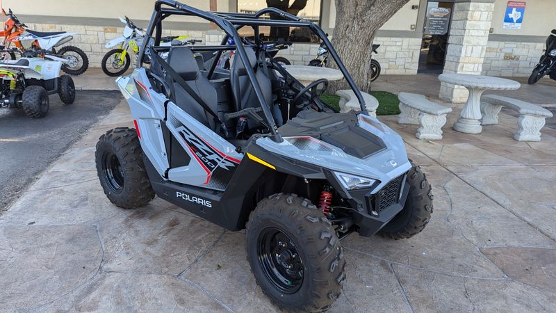 2024 Polaris RZR 200 EFI STORM GRAY Image 4