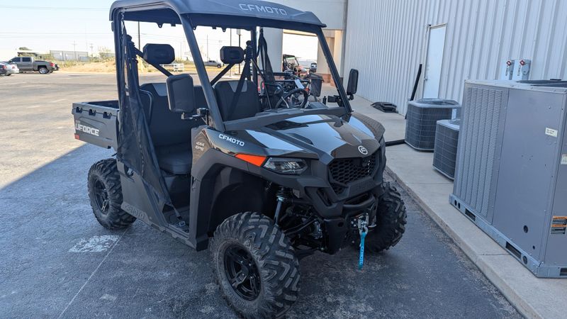 2025 CFMOTO UFORCE 600 NEBULA BLACKImage 1