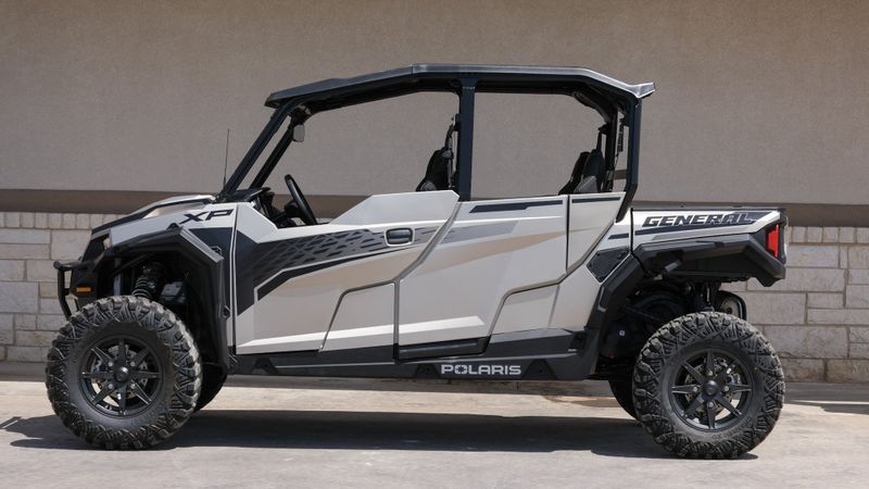 2024 Polaris GENERAL XP 4 1000 ULTIMATE MATTE SILVER QUARTZImage 6