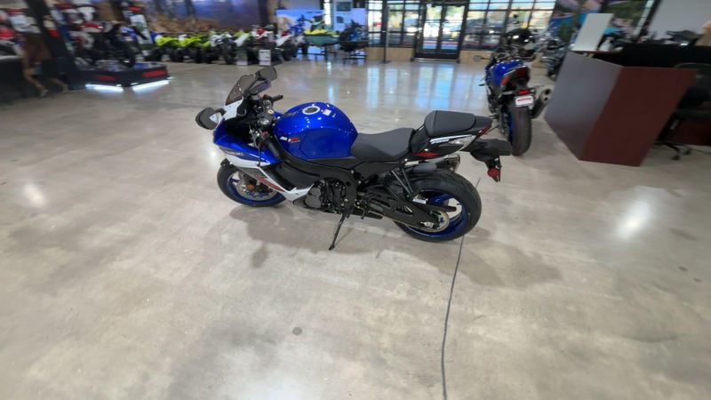 New 2027 Suzuki GSX-R750 Image 9