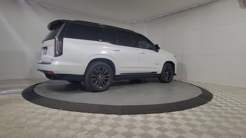 2023 Cadillac Escalade V-Series photo 12