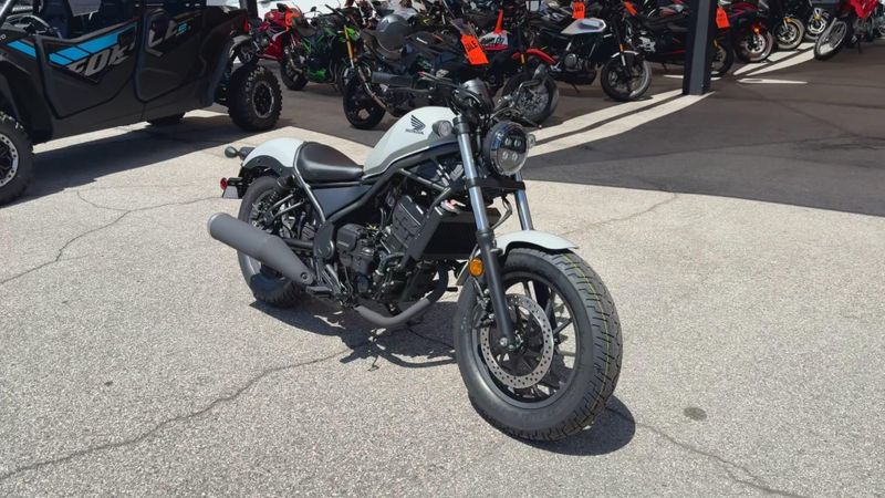 New 2026 Honda REBEL 300 E-CLUTCH Image 6