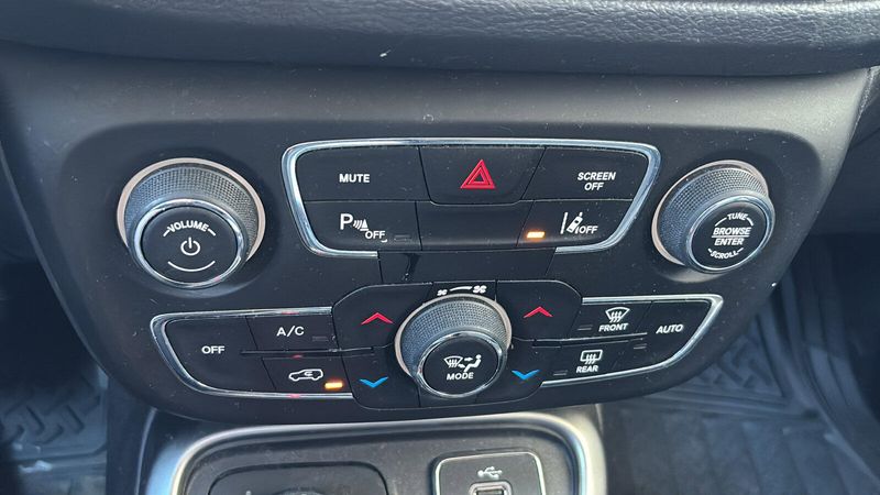 Used 2018 Jeep Compass LatitudeImage 14