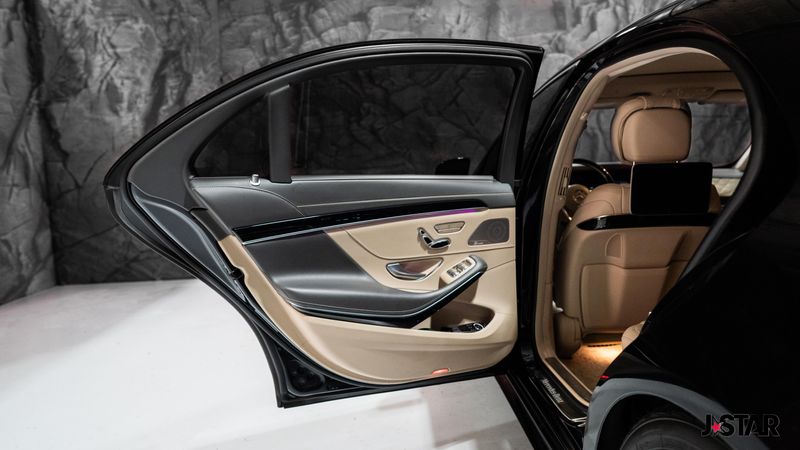 2019 Mercedes Benz S 560 photo 12