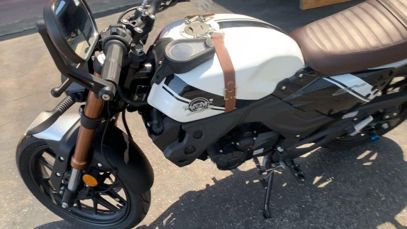 Used 2023 American Lifan KPM 200 Image 5