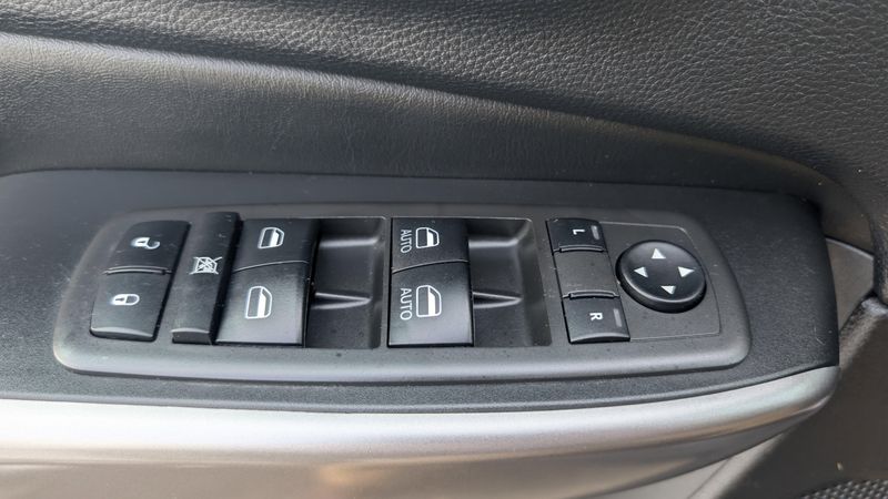 Used 2021 Jeep Cherokee Latitude PlusImage 22