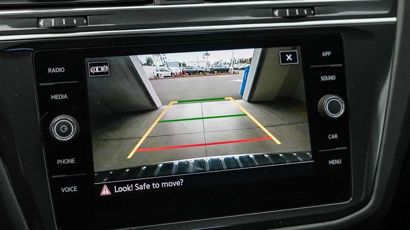 2022 Volkswagen Tiguan 2.0T SEImage 23