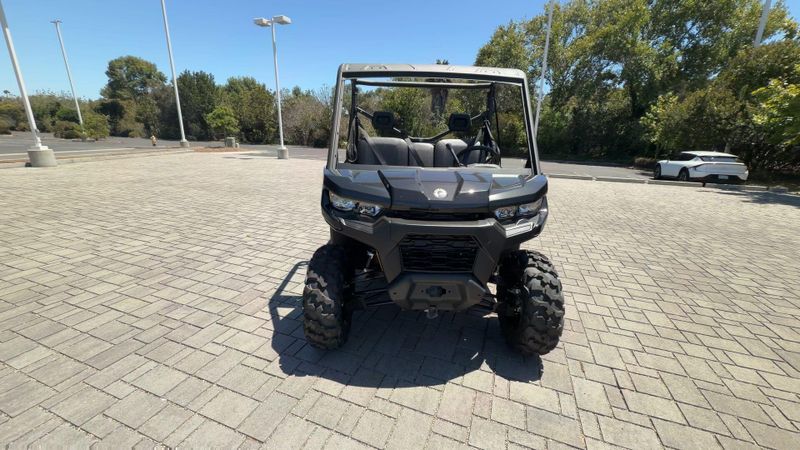 New 2026 Can-Am DEFENDER DPS HD9 Image 4