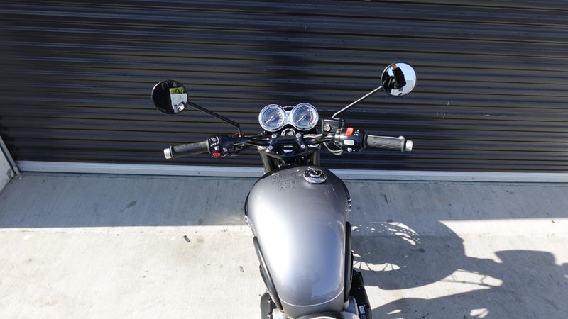 New 2025 Triumph Bonneville T120 Black 