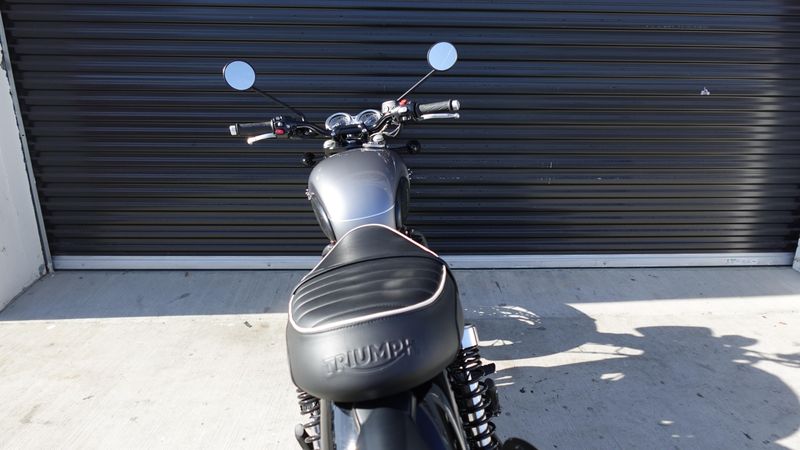 New 2025 Triumph Bonneville T120 Black 