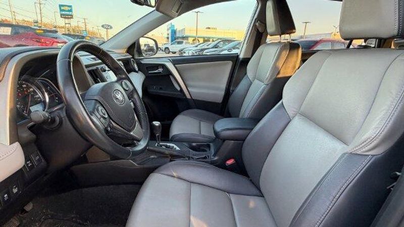 Used 2015 Toyota RAV4 LimitedImage 9