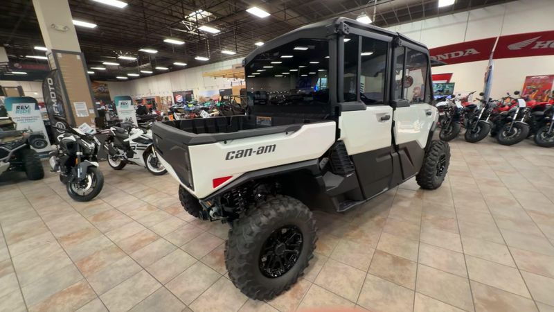 New 2026 Can-Am DEFENDER MAX LIMITED CAB HD11 Image 9