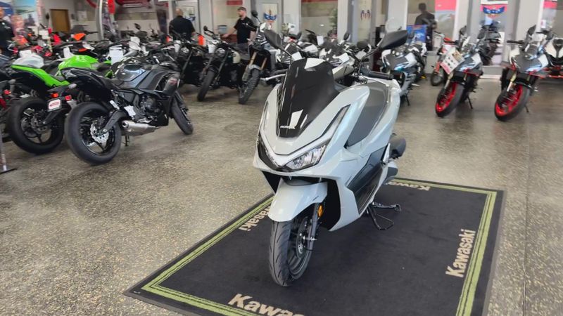 New 2026 Honda PCX ABS Image 4