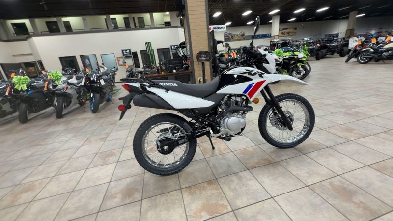 New 2025 Honda XR150L Image 2