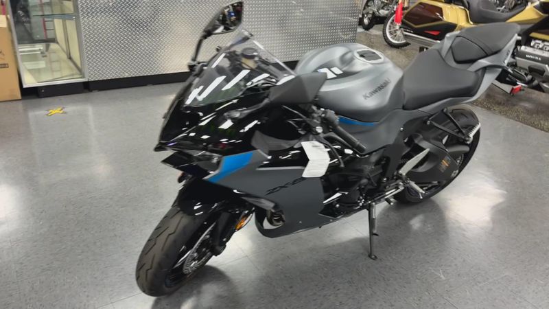 New 2025 Kawasaki NINJA ZX-6R ABS Image 9