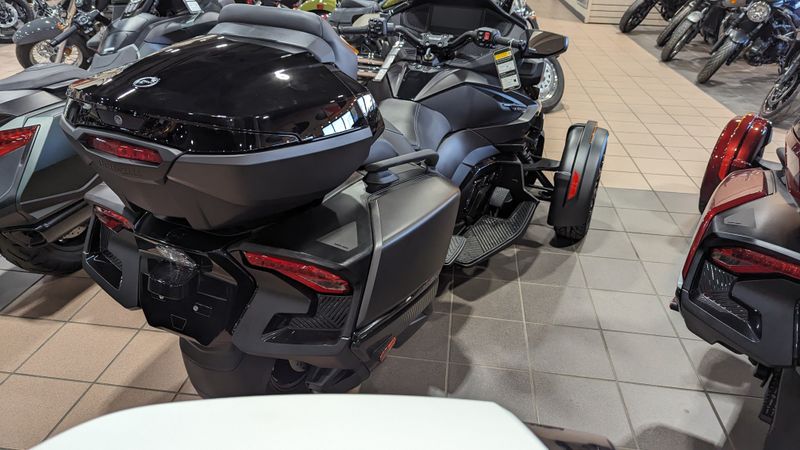 2024 CAN-AM SPYDER RT LIMITED CARBON BLACKImage 8
