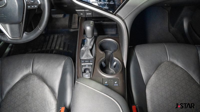 2021 Toyota Camry XSE photo 8