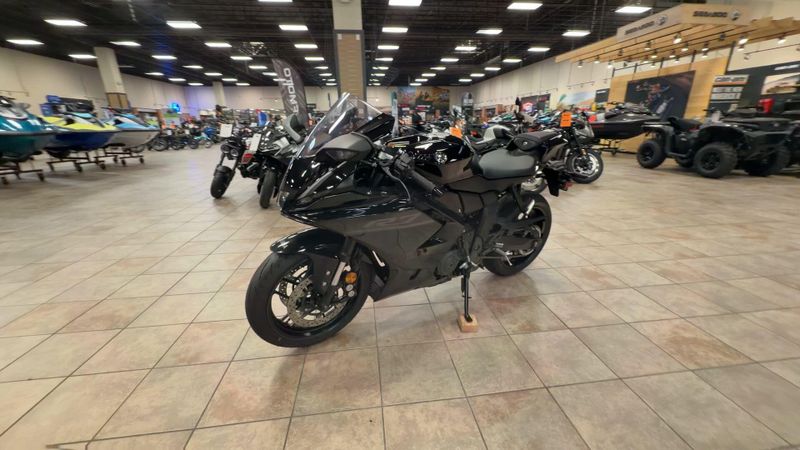 Used 2026 Yamaha YZF-R7 CA Image 5