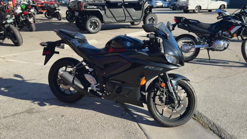 Used 2023 Yamaha YZF-R3 ABS Image 2