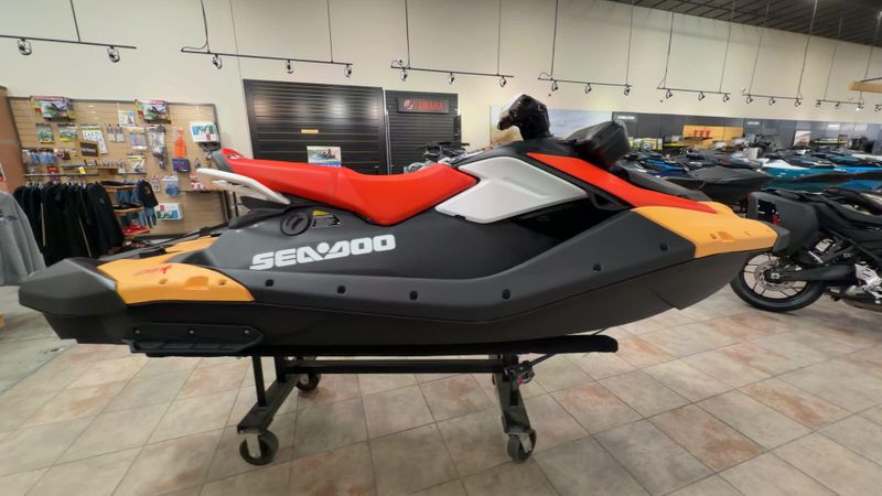 New 2026 Sea-Doo SPARK FOR 3 90 CONVENIENCE PACKAGE (SOUND SYSTEM) Image 2