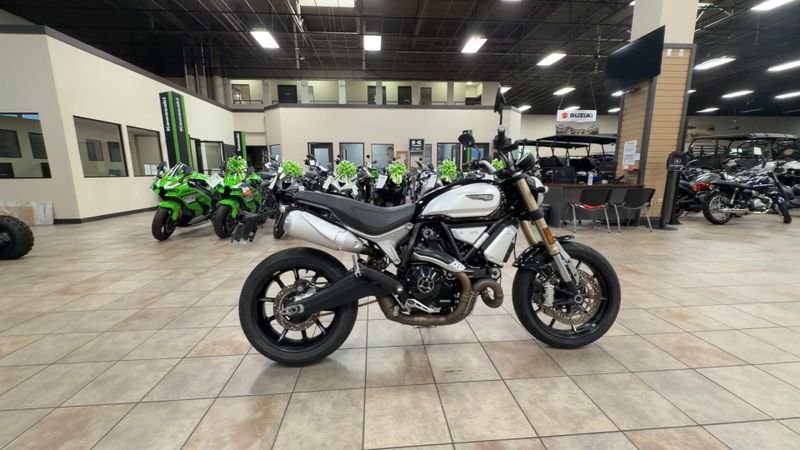 Used 2018 Ducati SCRAMBLER 1100 SPORT Image 9