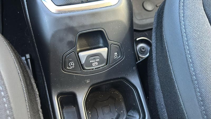 Used 2023 Jeep Renegade LatitudeImage 14