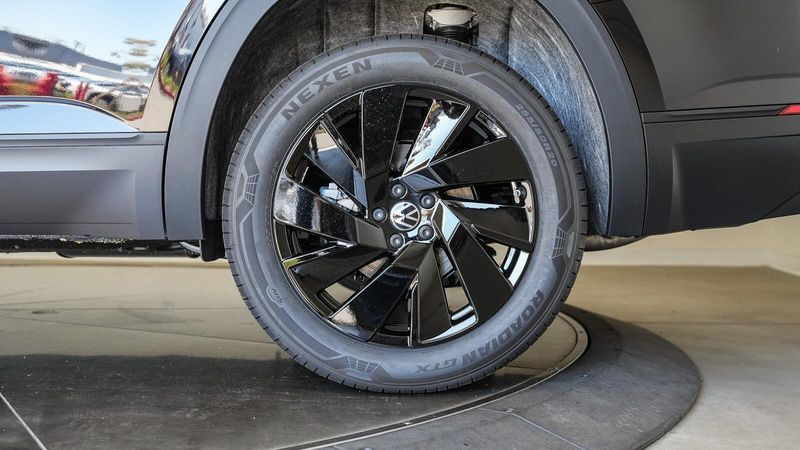 2025 Volkswagen Atlas 2.0T SE w/TechnologyImage 9
