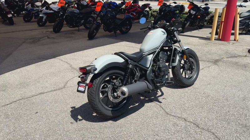 New 2026 Honda REBEL 300 E-CLUTCH Image 4